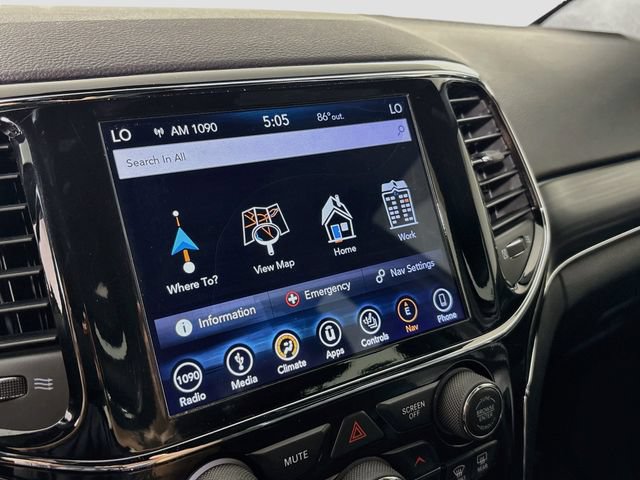 Used 2019 Jeep Grand Cherokee Limited AWD/4WD image 13