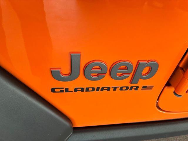 Certified 2025 Jeep Gladiator Mojave w/ Convenience Group AWD/4WD image 10