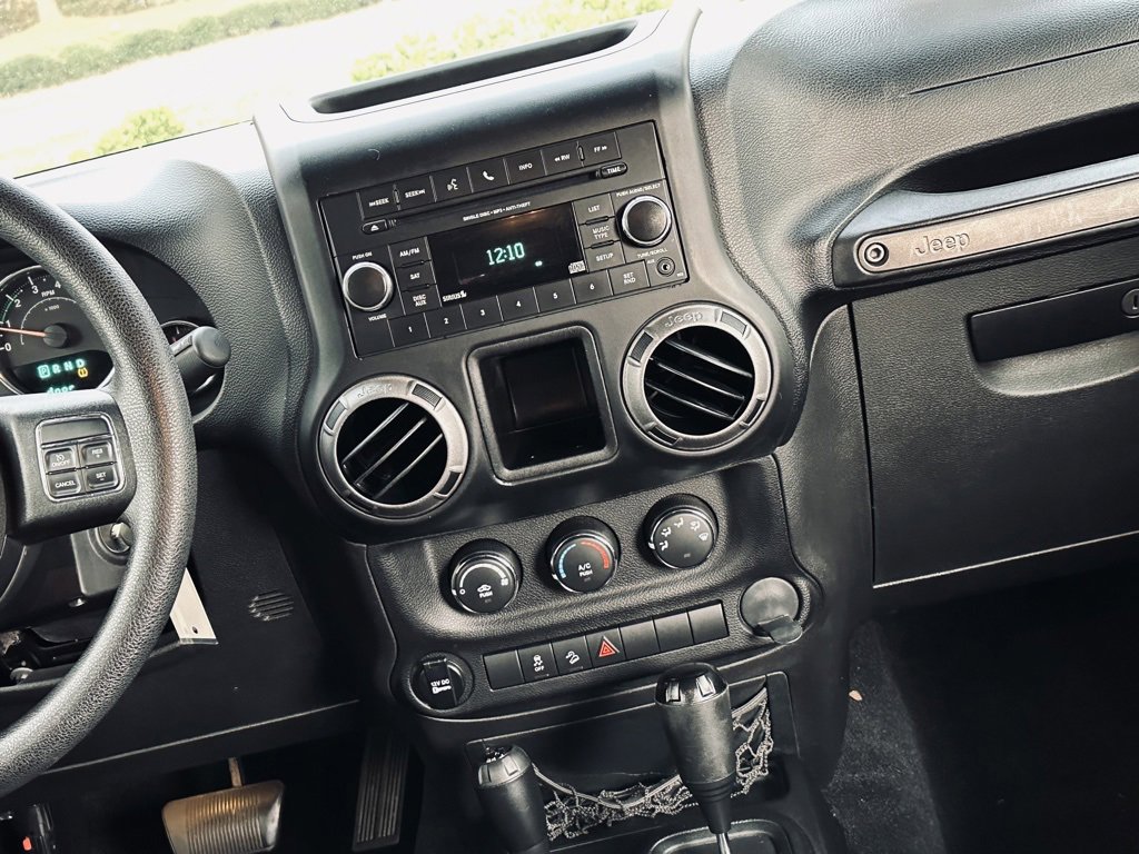 Used 2013 Jeep Wrangler Unlimited Sport image 5