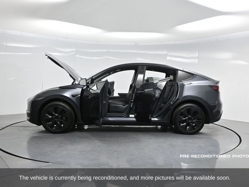 Used 2025 Tesla Model Y Long Range image 45