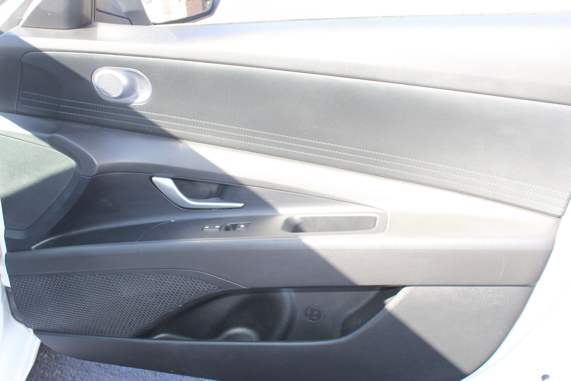 Used 2024 Hyundai Elantra SEL FWD image 28