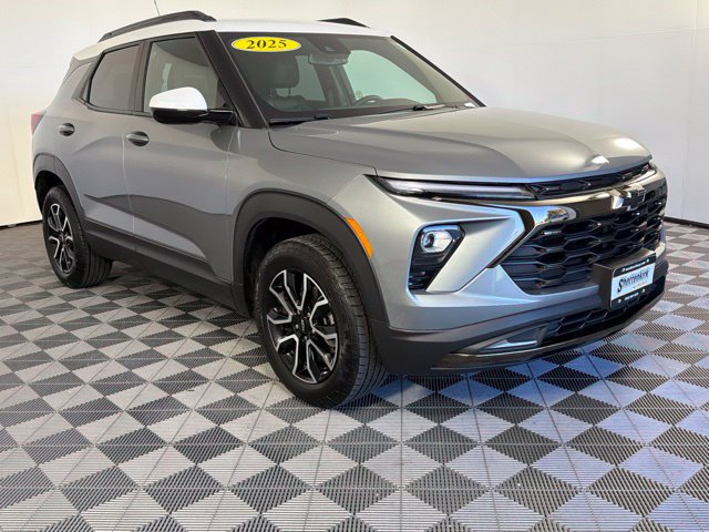 Used 2025 Chevrolet TrailBlazer ACTIV w/ Convenience Package AWD/4WD image 4