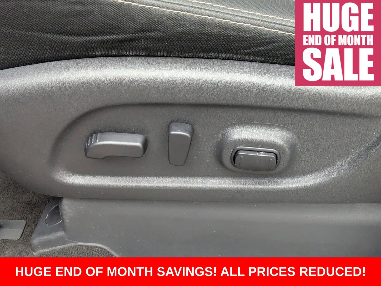 Used 2018 Nissan Titan SV w/ SV Convenience Package image 23