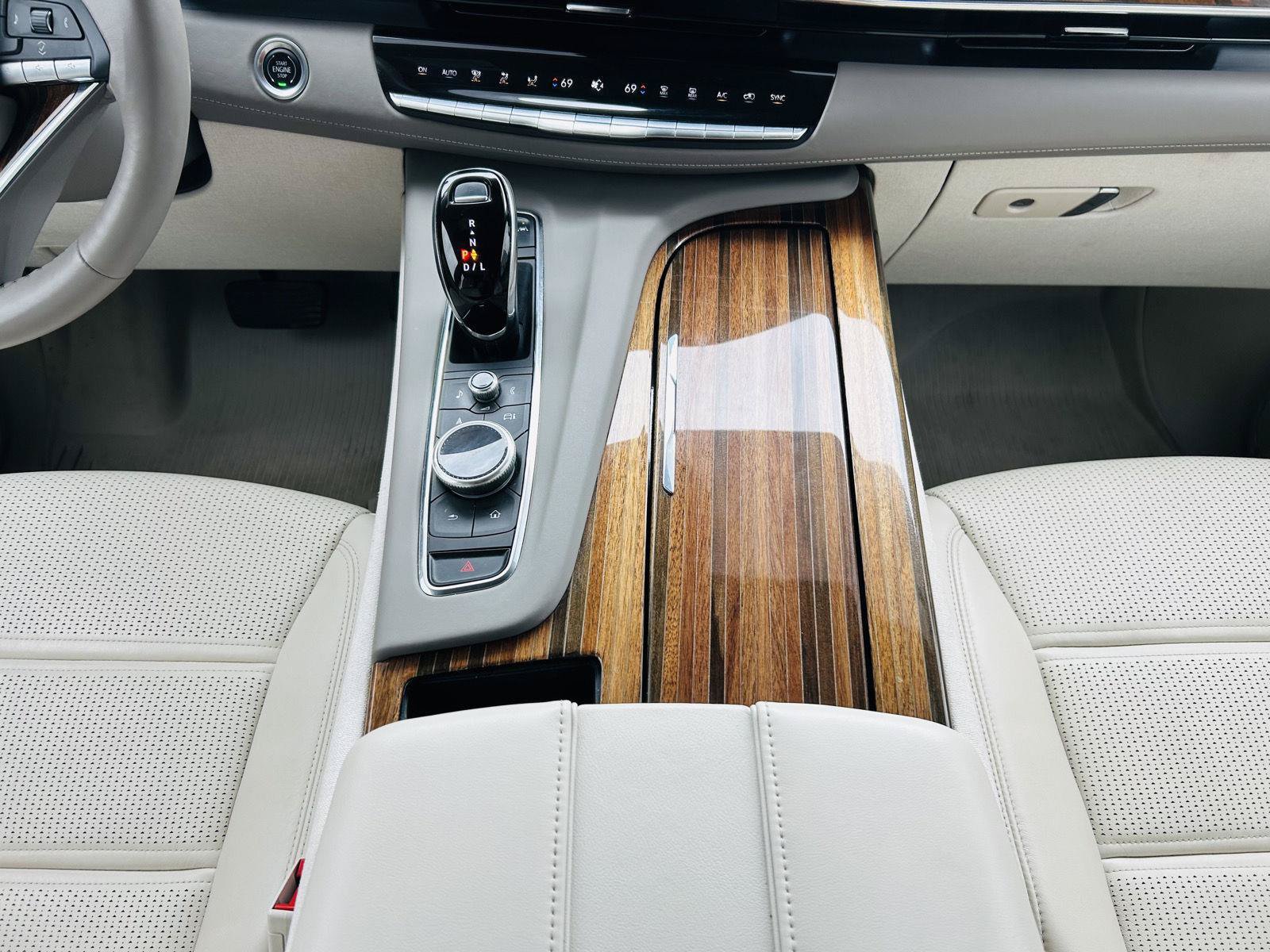 Used 2024 Cadillac Escalade Sport Platinum AWD/4WD image 30