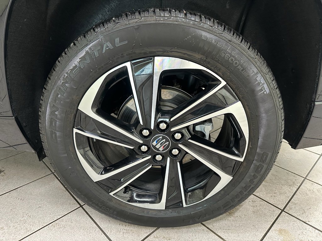 Certified 2025 Buick Enclave Sport Touring image 15