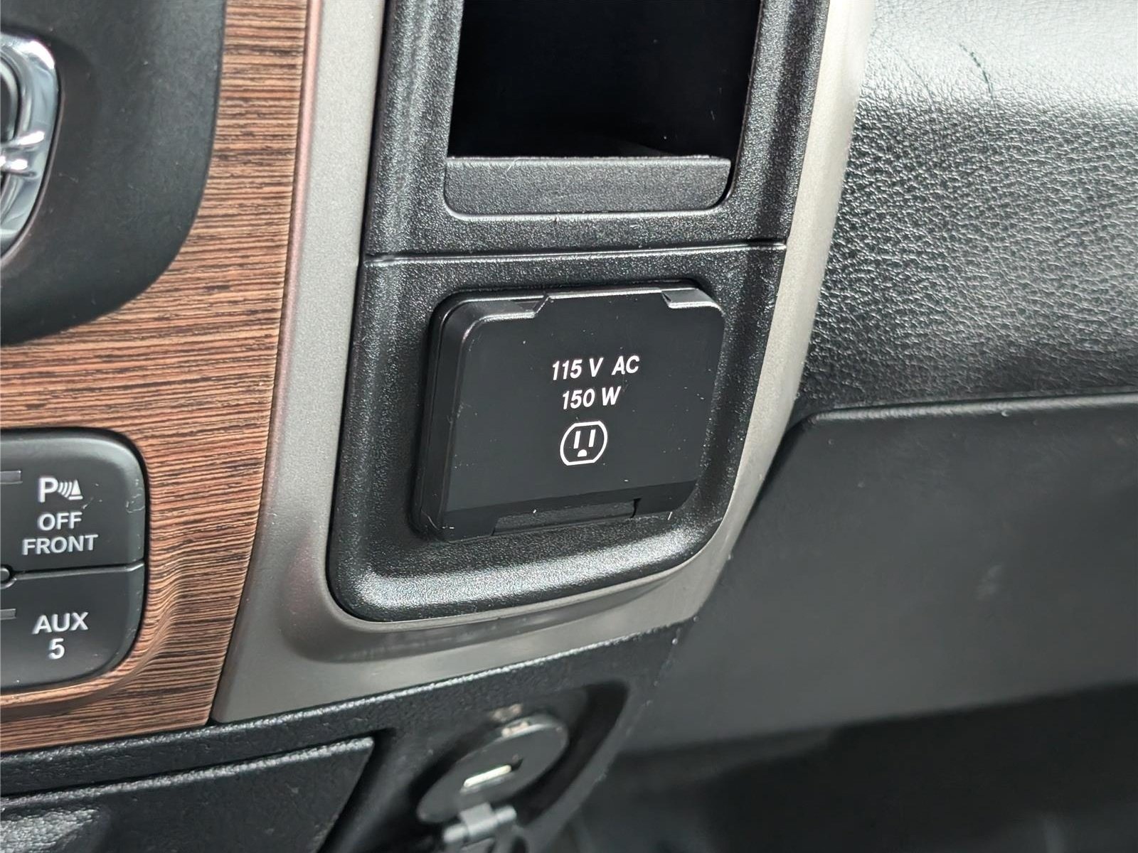 Used 2016 RAM 3500 Laramie w/ Snow Chief Group AWD/4WD image 28