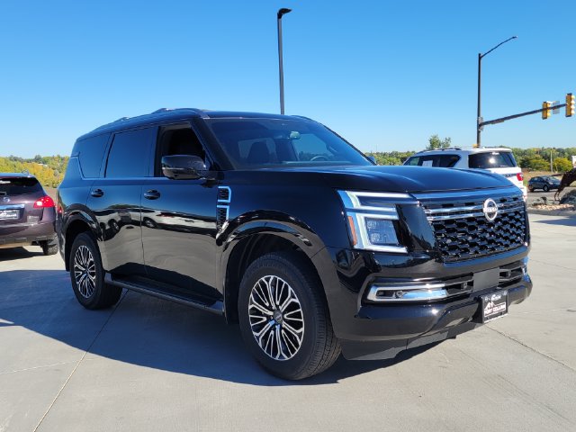 Used 2025 Nissan Armada SL w/ Captain's Chari Seat Package AWD/4WD image 4