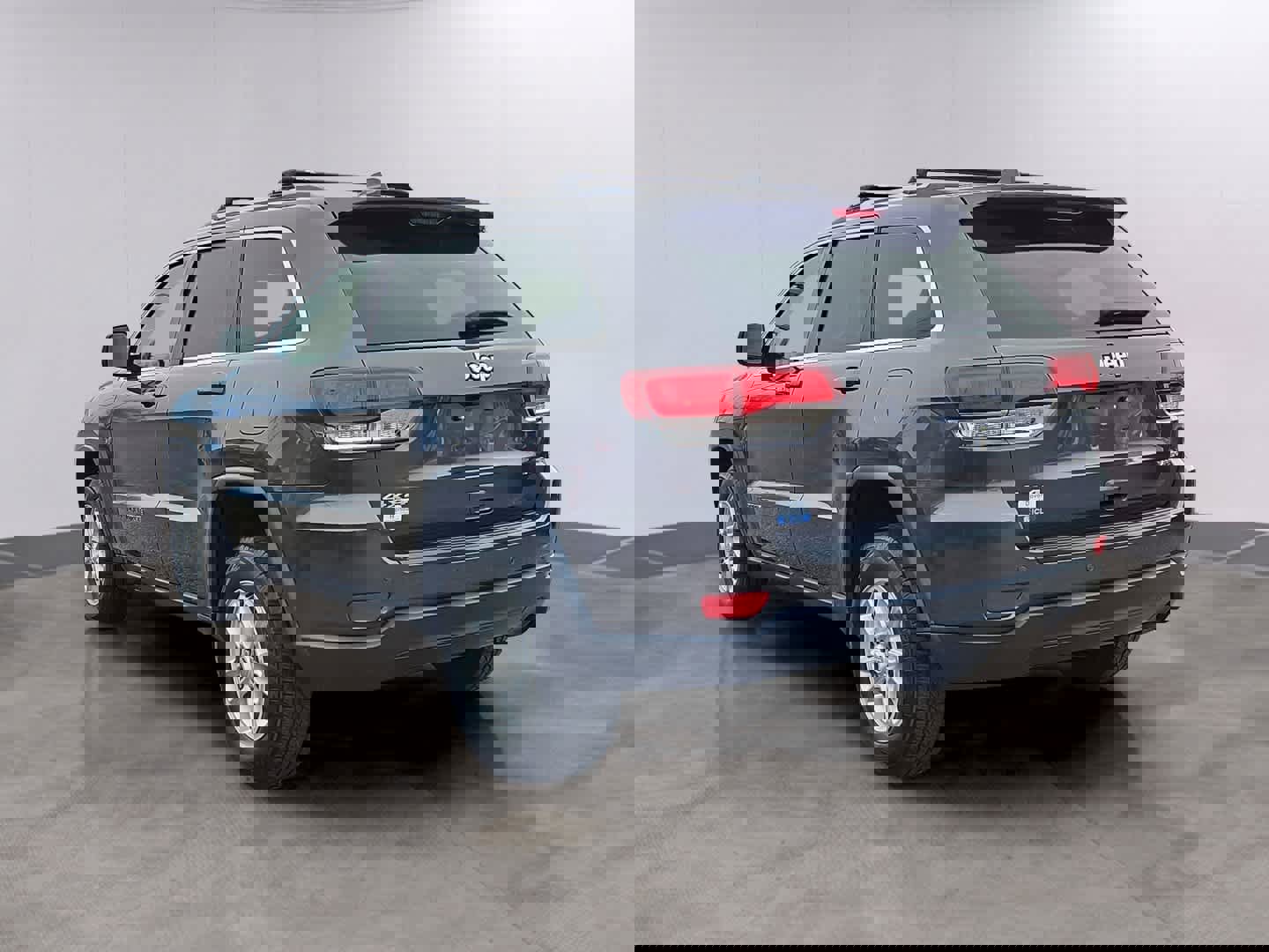 Used 2020 Jeep Grand Cherokee Laredo AWD/4WD image 7