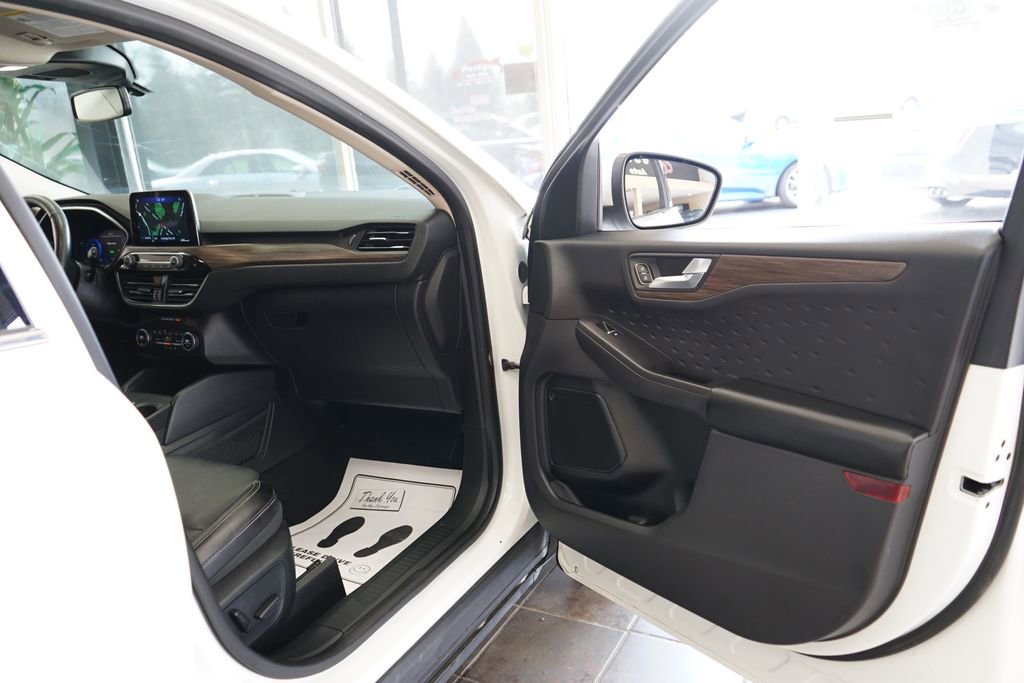 Used 2020 Ford Escape Titanium image 43