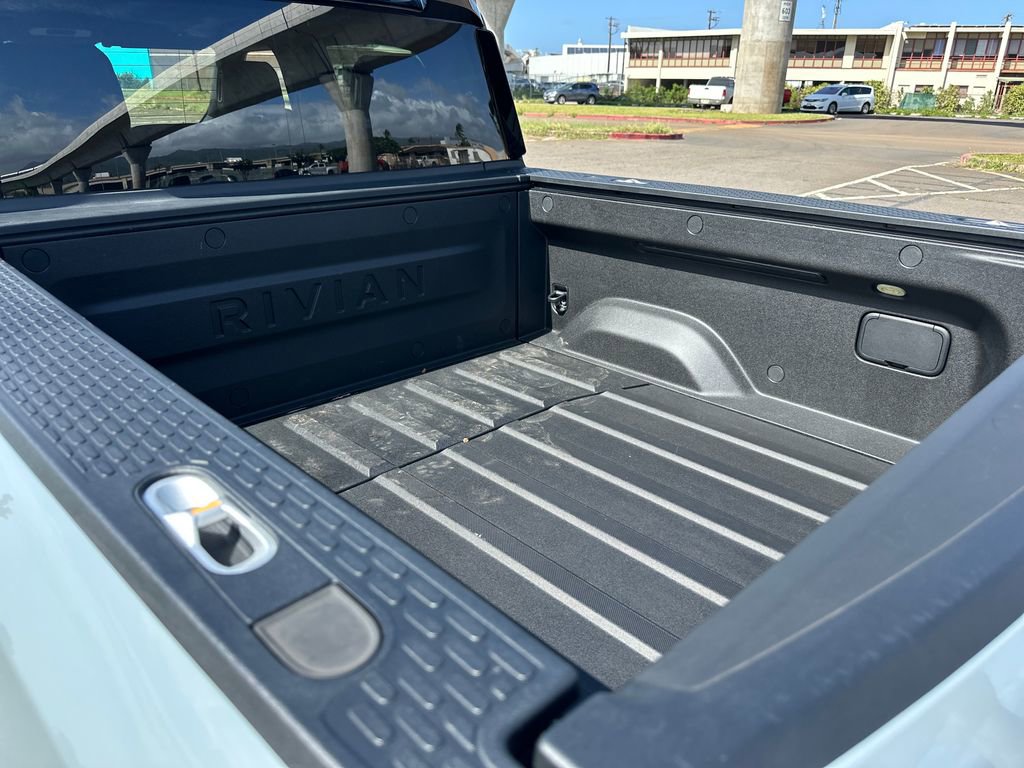 Used 2025 Rivian R1T Adventure image 20