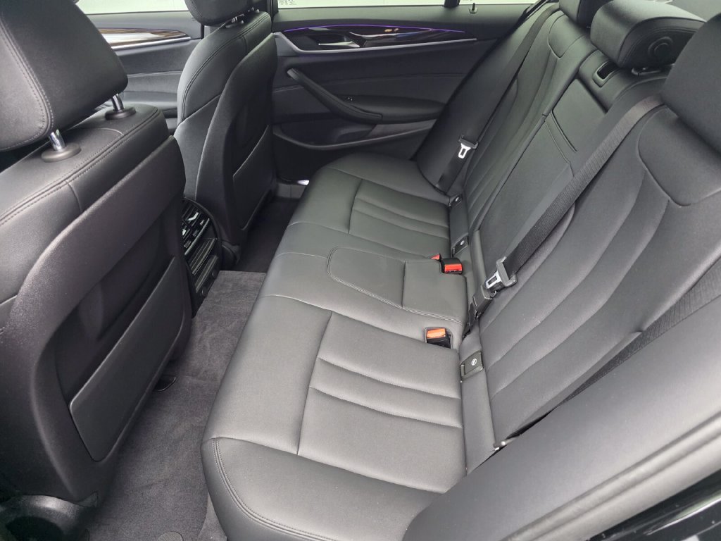 Used 2019 BMW 530i w/ Convenience Package RWD image 13