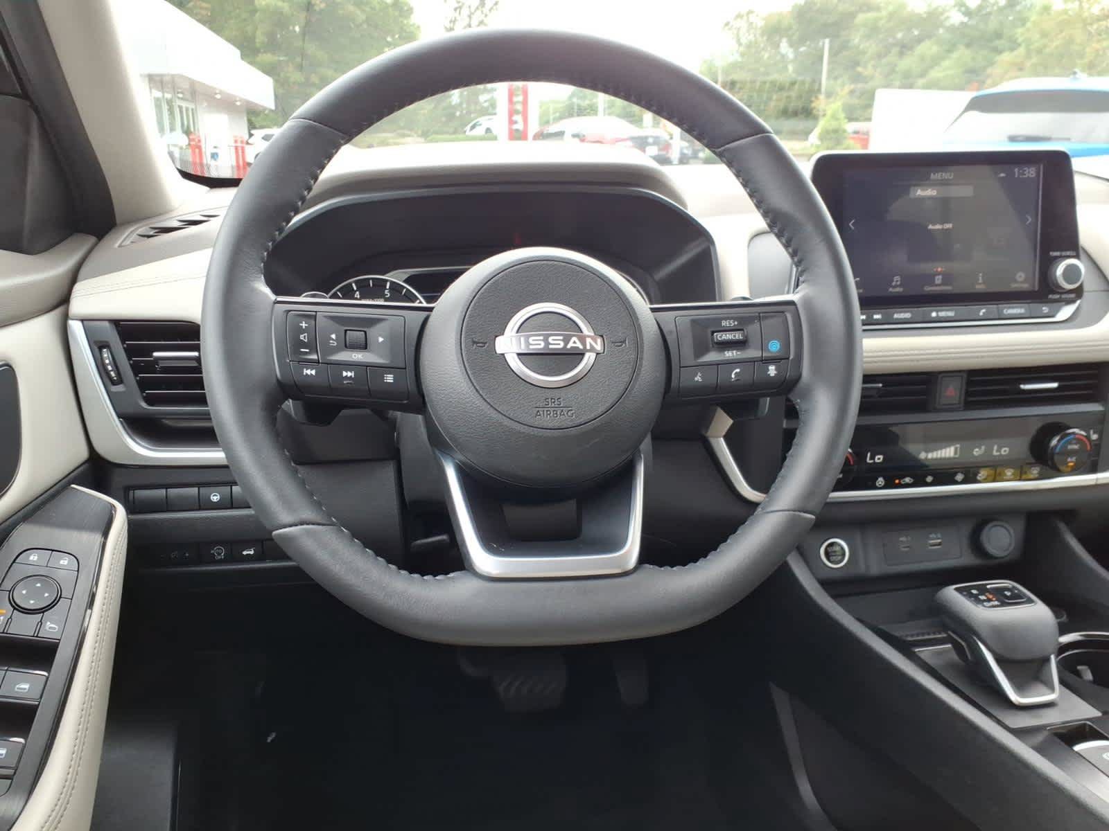Used 2023 Nissan Rogue SV w/ SV Premium B Package AWD/4WD image 13