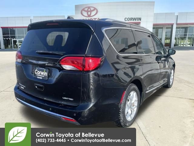 Used 2020 Chrysler Pacifica Limited image 5