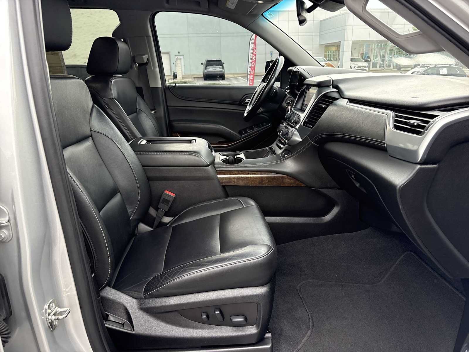 Used 2019 Chevrolet Suburban LT AWD/4WD image 27