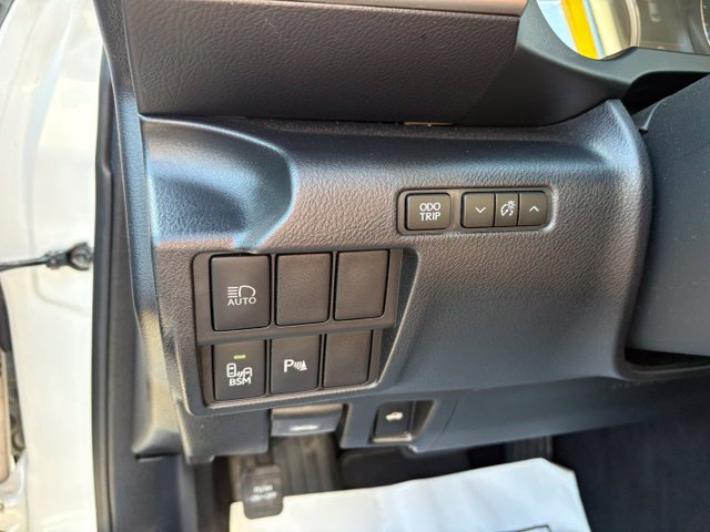 Used 2018 Lexus IS 300 w/ Comfort Package RWD image 26