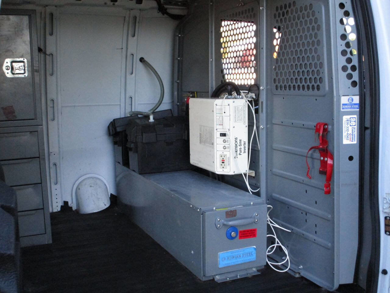 Used 2010 Chevrolet Express 2500 image 19