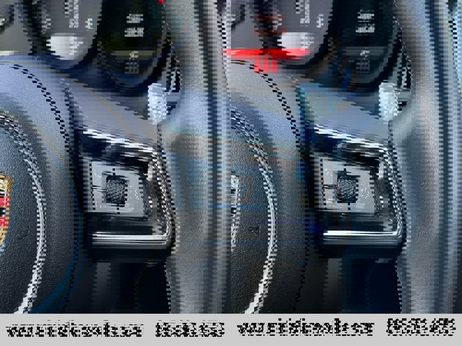 Used 2024 Porsche Macan image 17