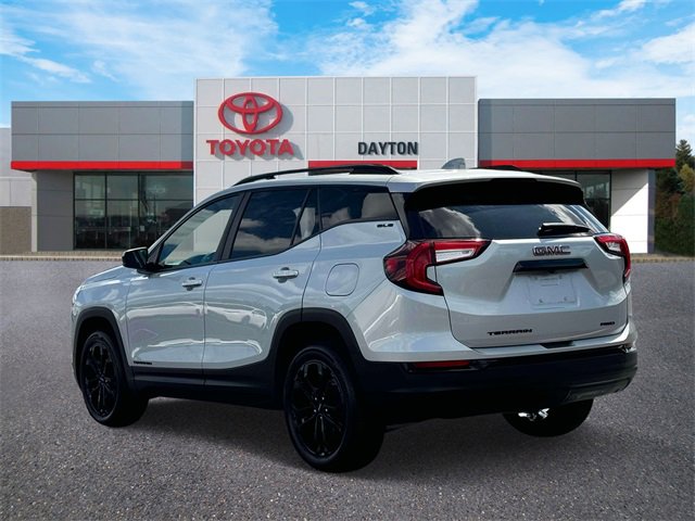 Used 2022 GMC Terrain SLE w/ Elevation Edition image 4