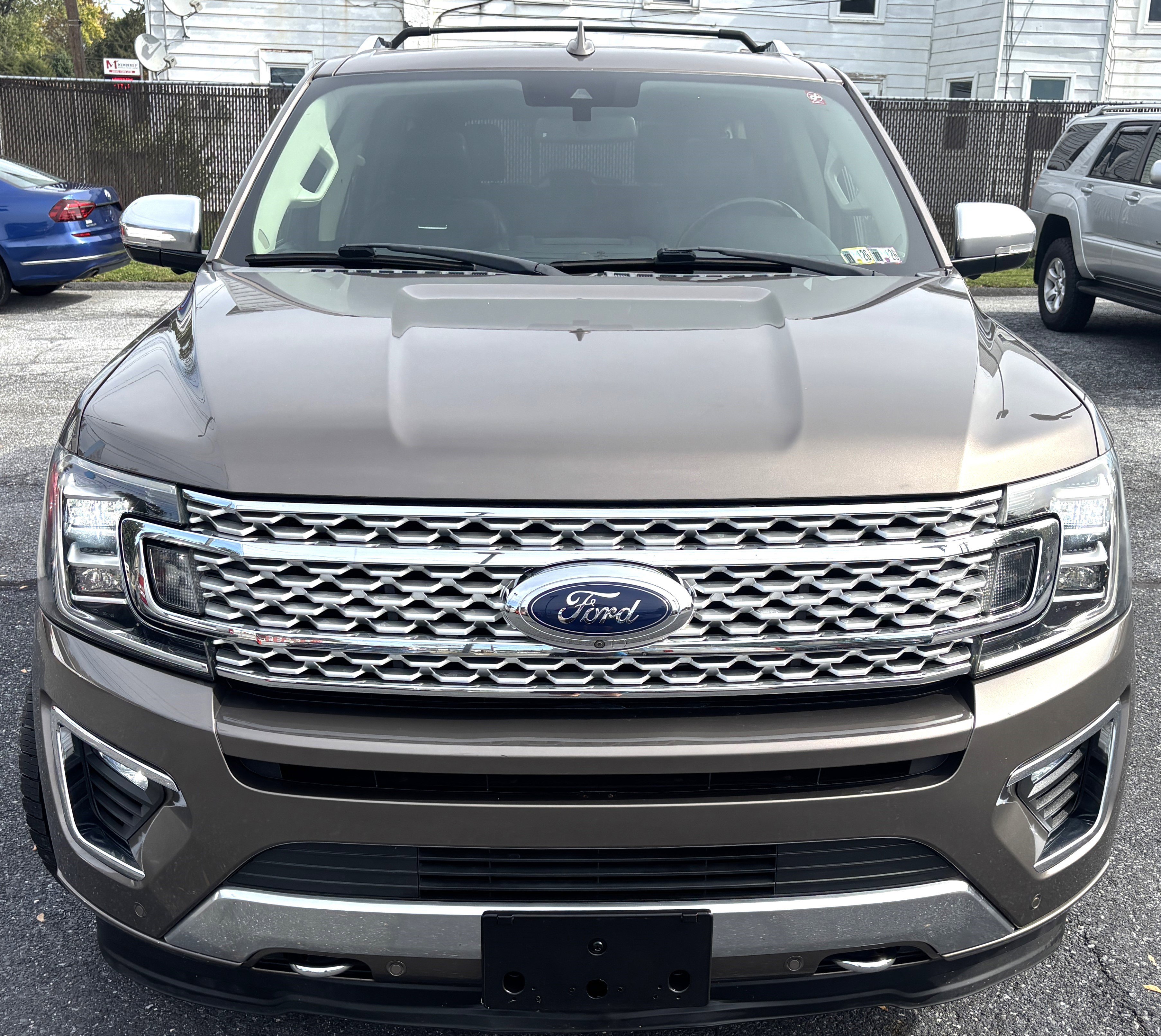 Used 2018 Ford Expedition Max Platinum image 2