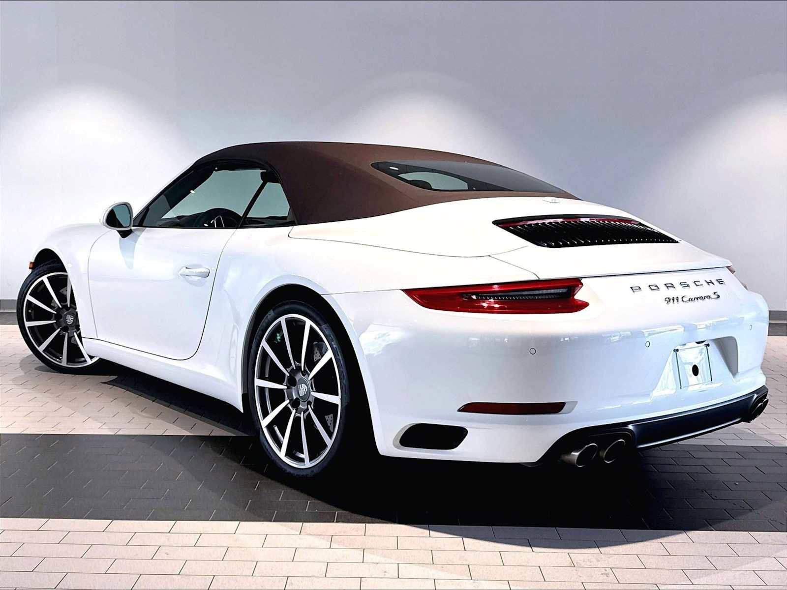 Used 2017 Porsche 911 Carrera S RWD image 3