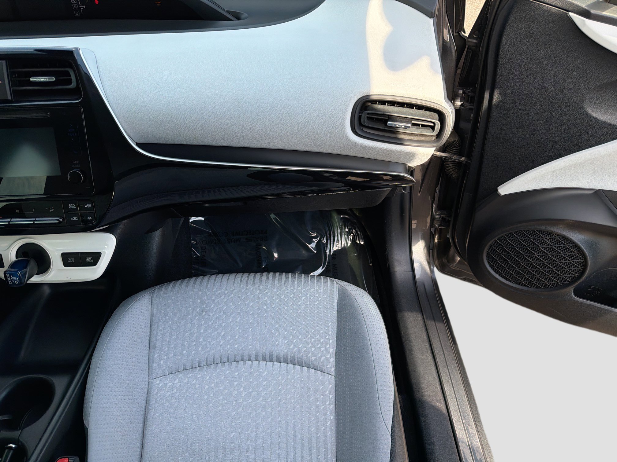 Used 2017 Toyota Prius Two image 17