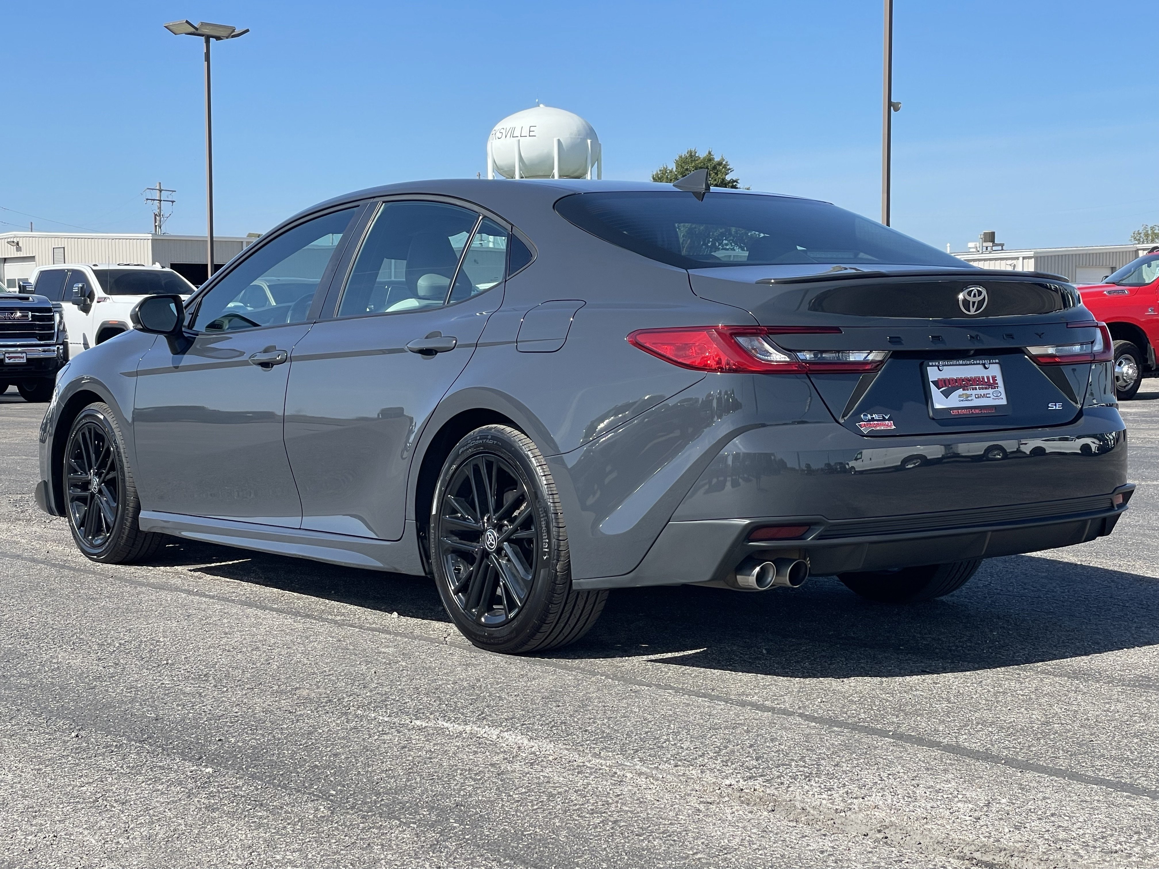 Used 2025 Toyota Camry SE FWD image 6