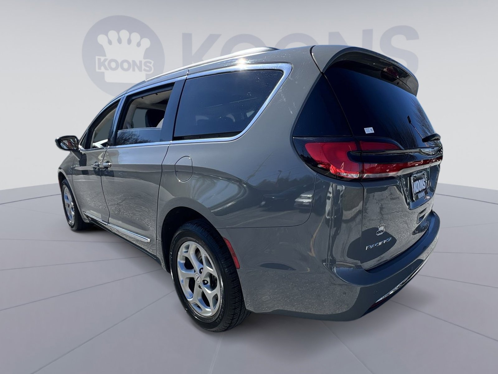 Used 2022 Chrysler Pacifica Limited image 4