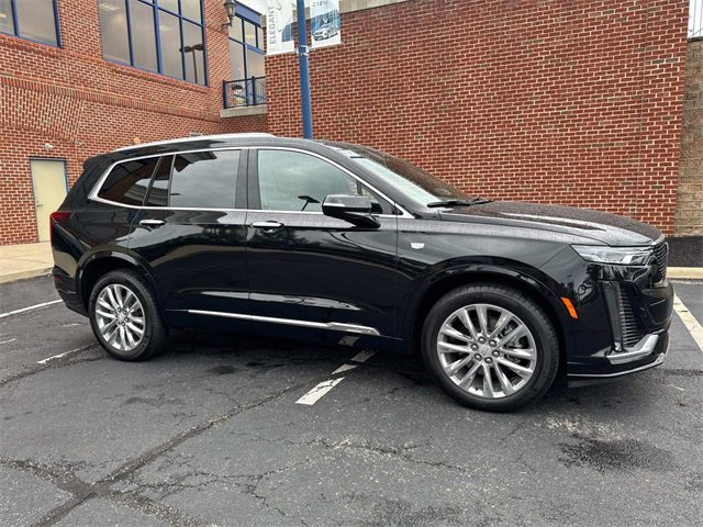 Certified 2023 Cadillac XT6 Premium Luxury w/ LPO, Floor Liner Package image 9