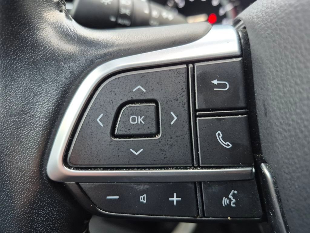 Used 2020 Toyota Highlander XLE image 23