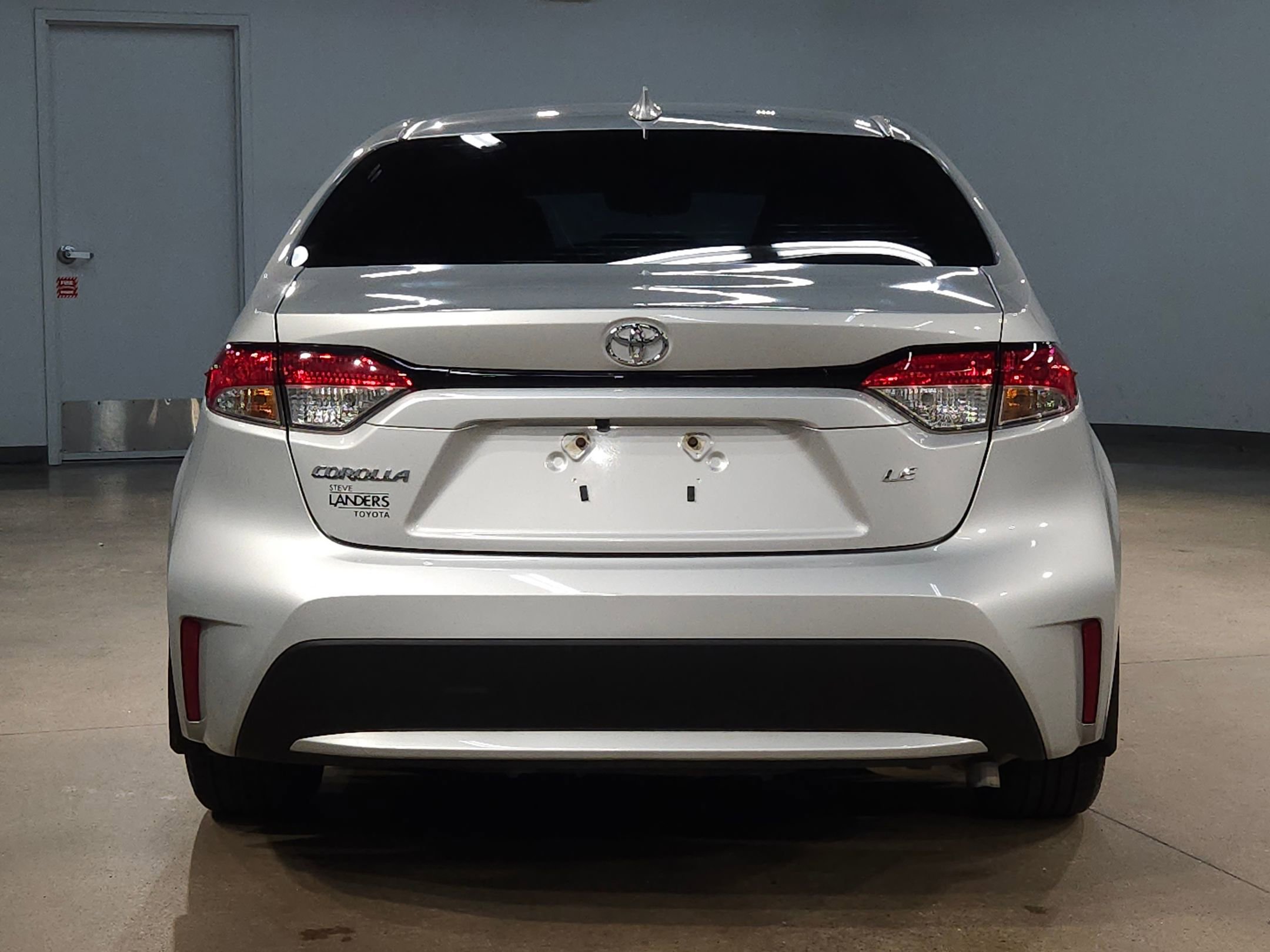 Used 2022 Toyota Corolla LE image 6