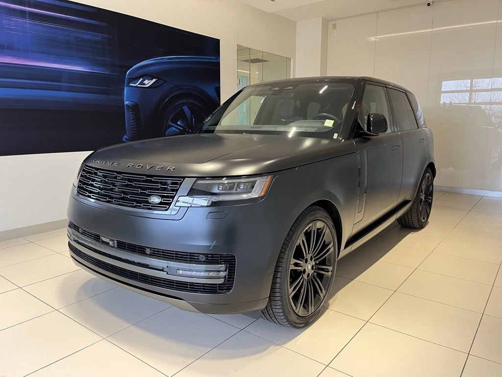 Used 2025 Land Rover Range Rover SE video 1