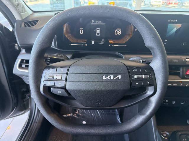 Used 2025 Kia K4 FWD image 28