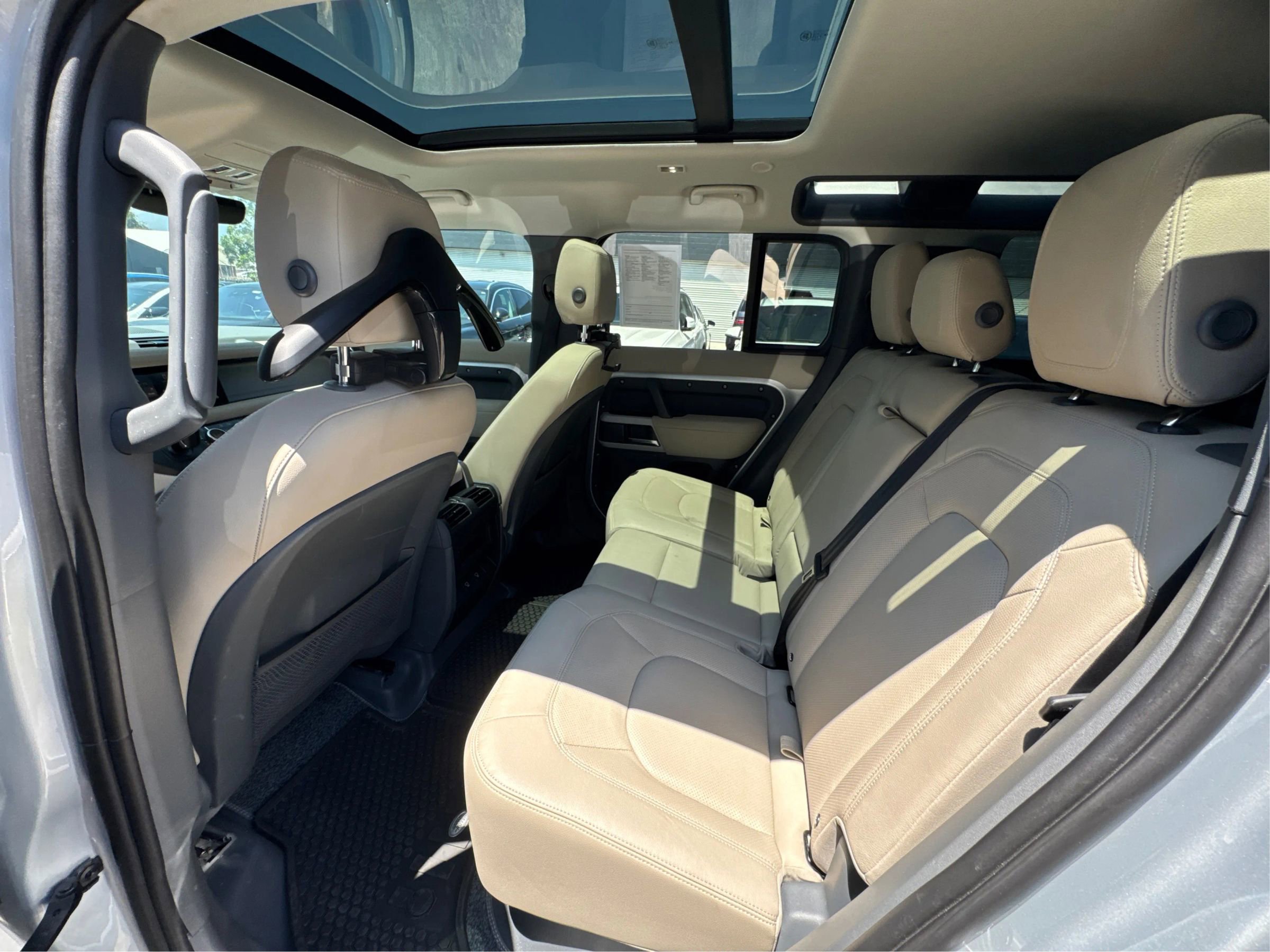 Used 2023 Land Rover Defender 110 S image 10