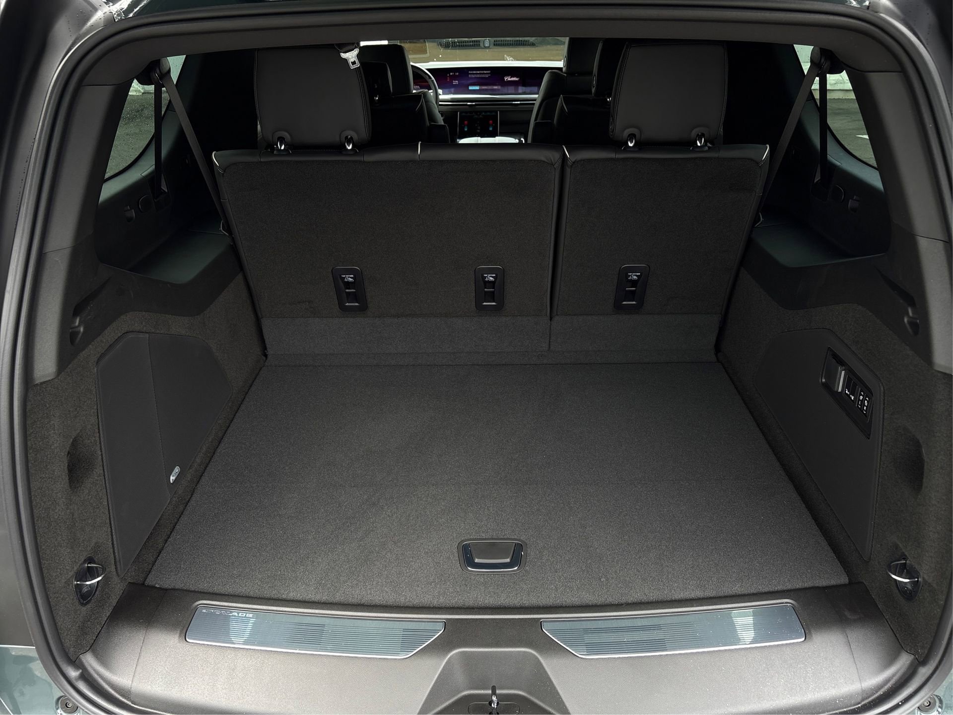 New 2026 Cadillac Escalade ESV Sport w/ LPO, ONYX Package image 11