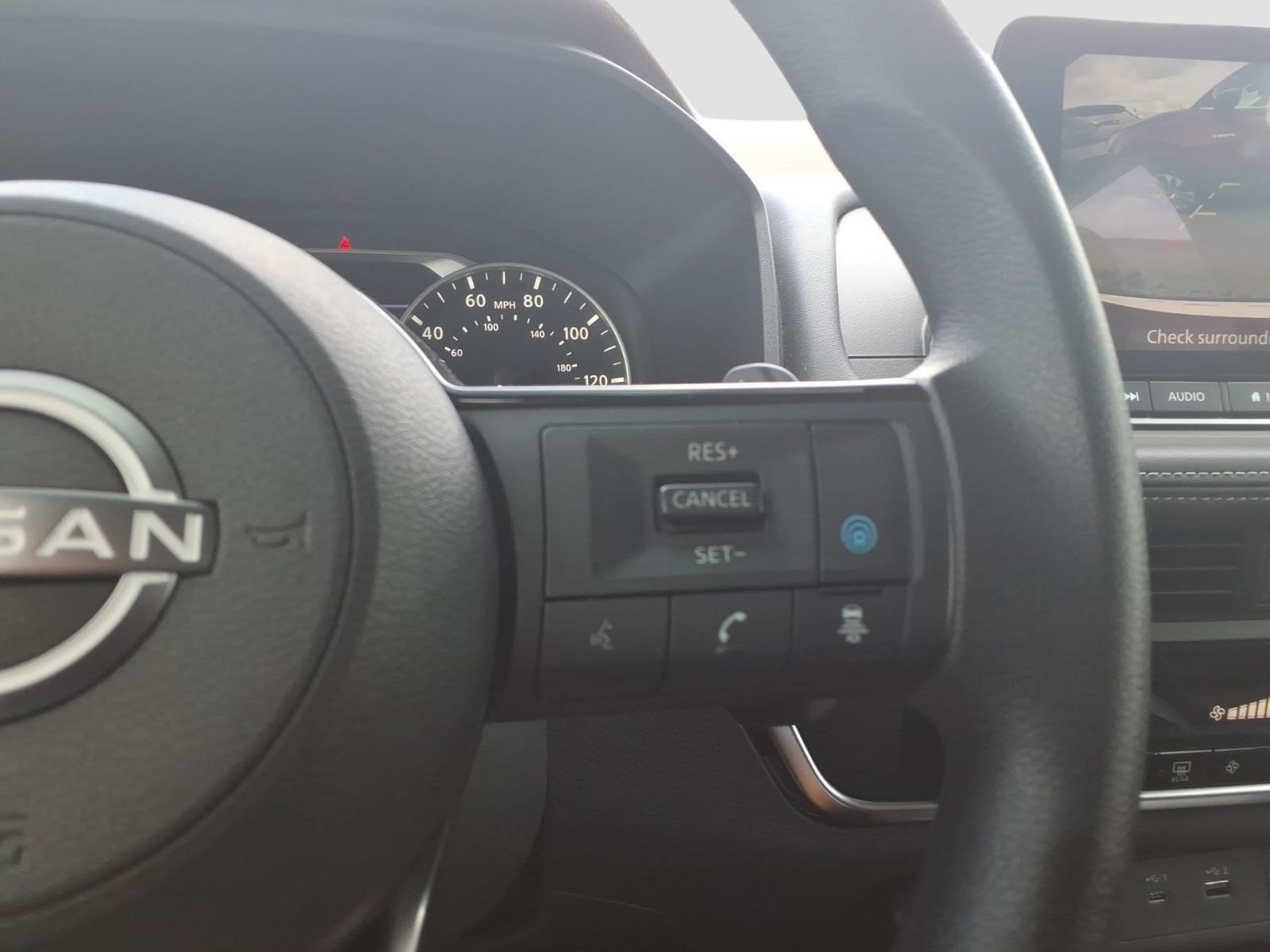 Used 2023 Nissan Rogue SV AWD/4WD image 22