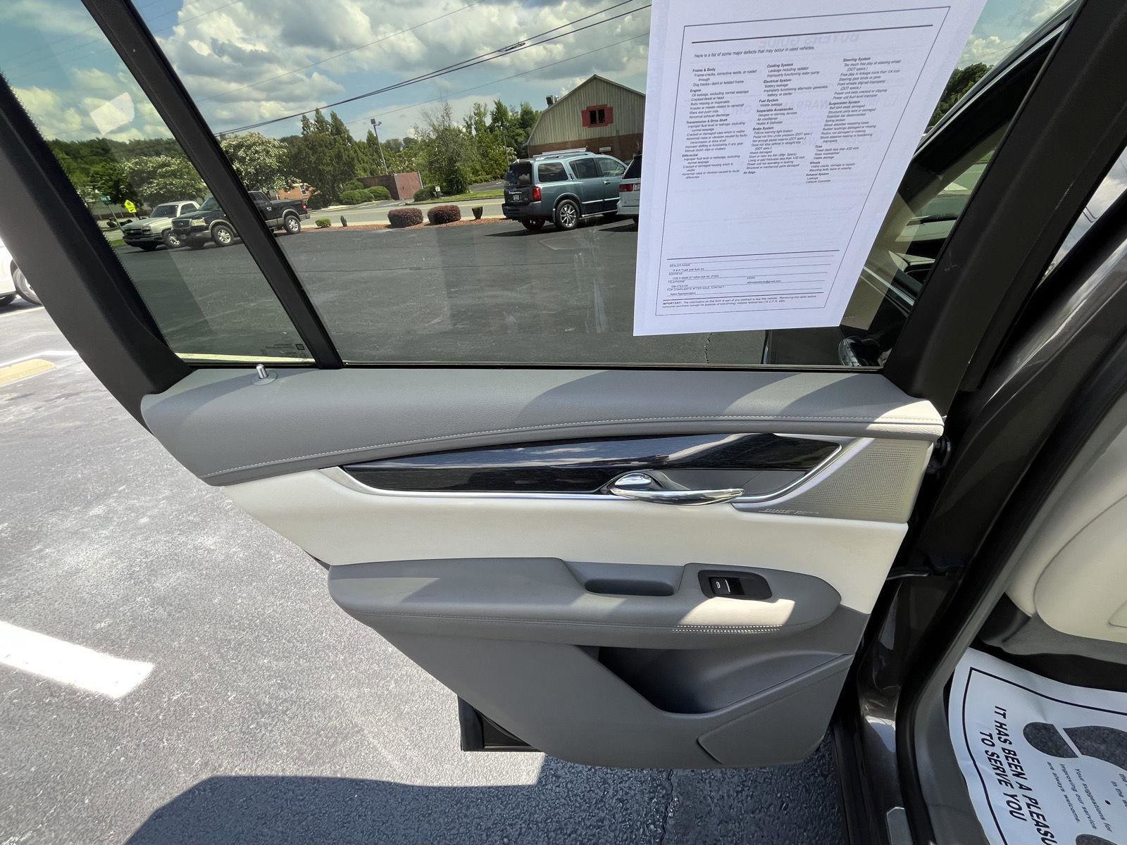 Used 2020 Cadillac XT6 Premium Luxury image 19