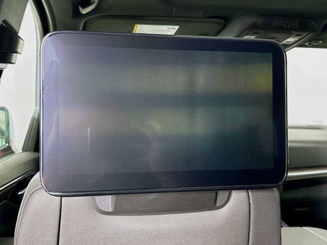 New 2025 Chevrolet Suburban Premier image 30