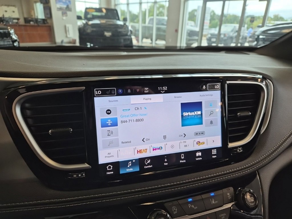 New 2026 Chrysler Pacifica Limited w/ S Appearance Package image 35