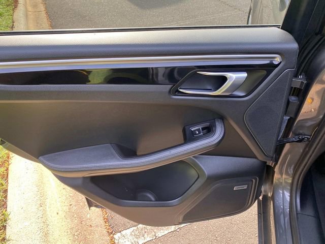 Used 2018 Porsche Macan image 10