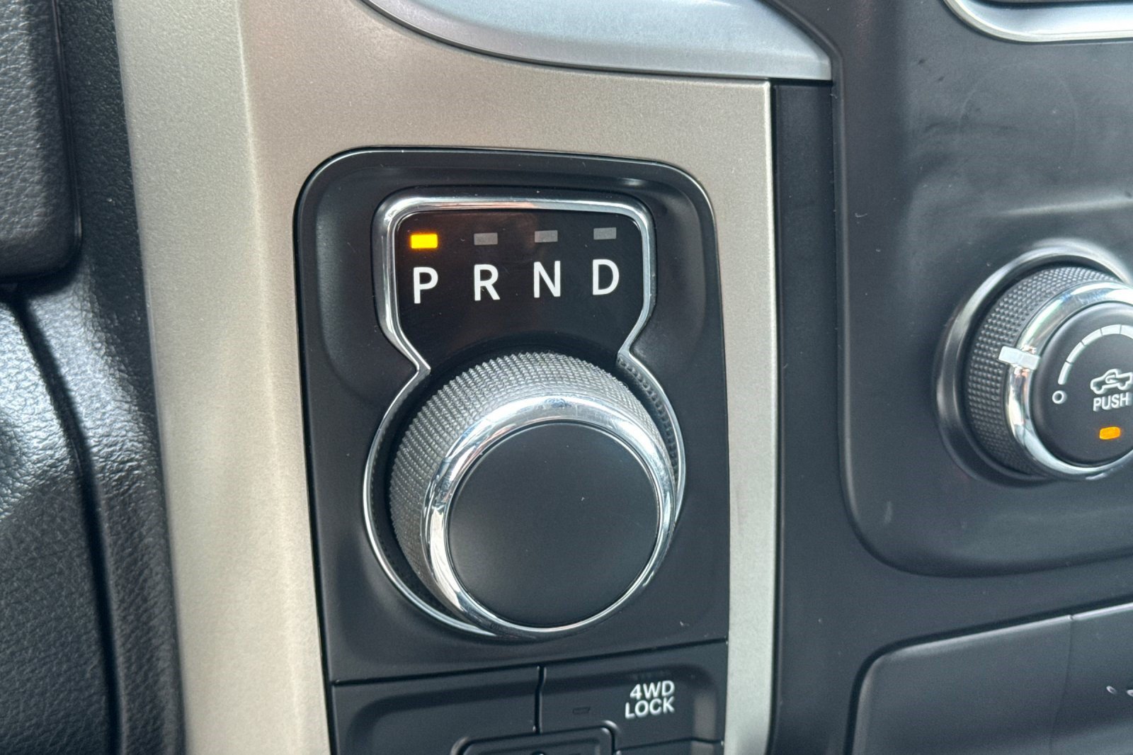 Used 2014 RAM 1500 Classic SLT AWD/4WD image 17