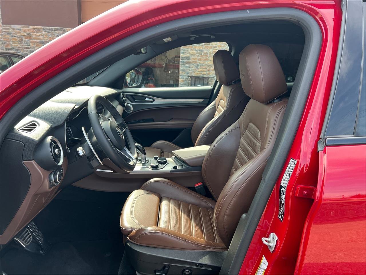 Used 2019 Alfa Romeo Stelvio Ti Sport w/ Quick Order Package 22S Sport AWD/4WD image 9