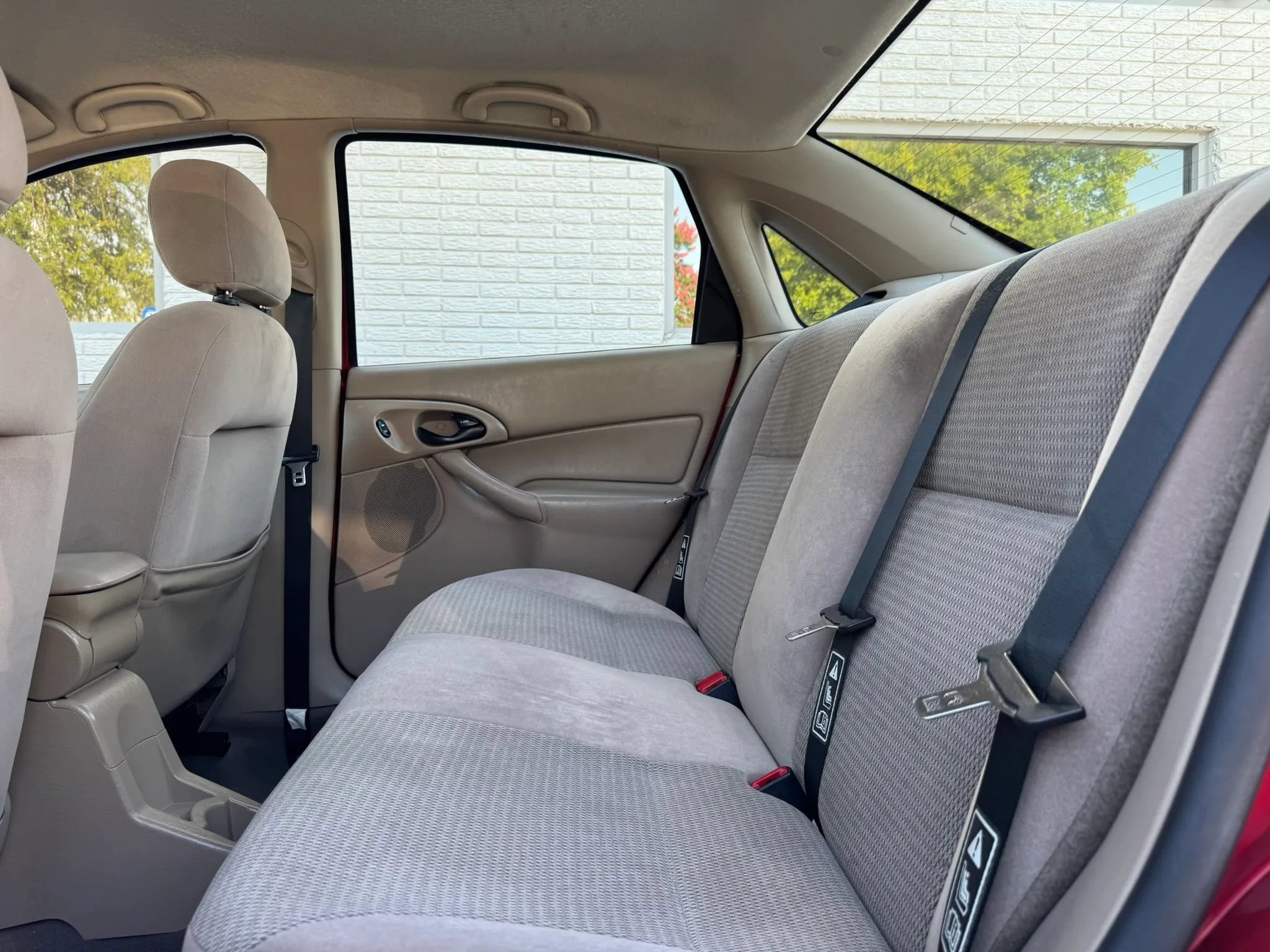 Used 2003 Ford Focus SE FWD image 19
