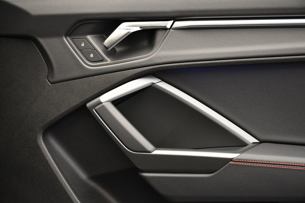 Used 2025 Audi Q3 2.0T Premium Plus w/ Premium Plus Package image 47