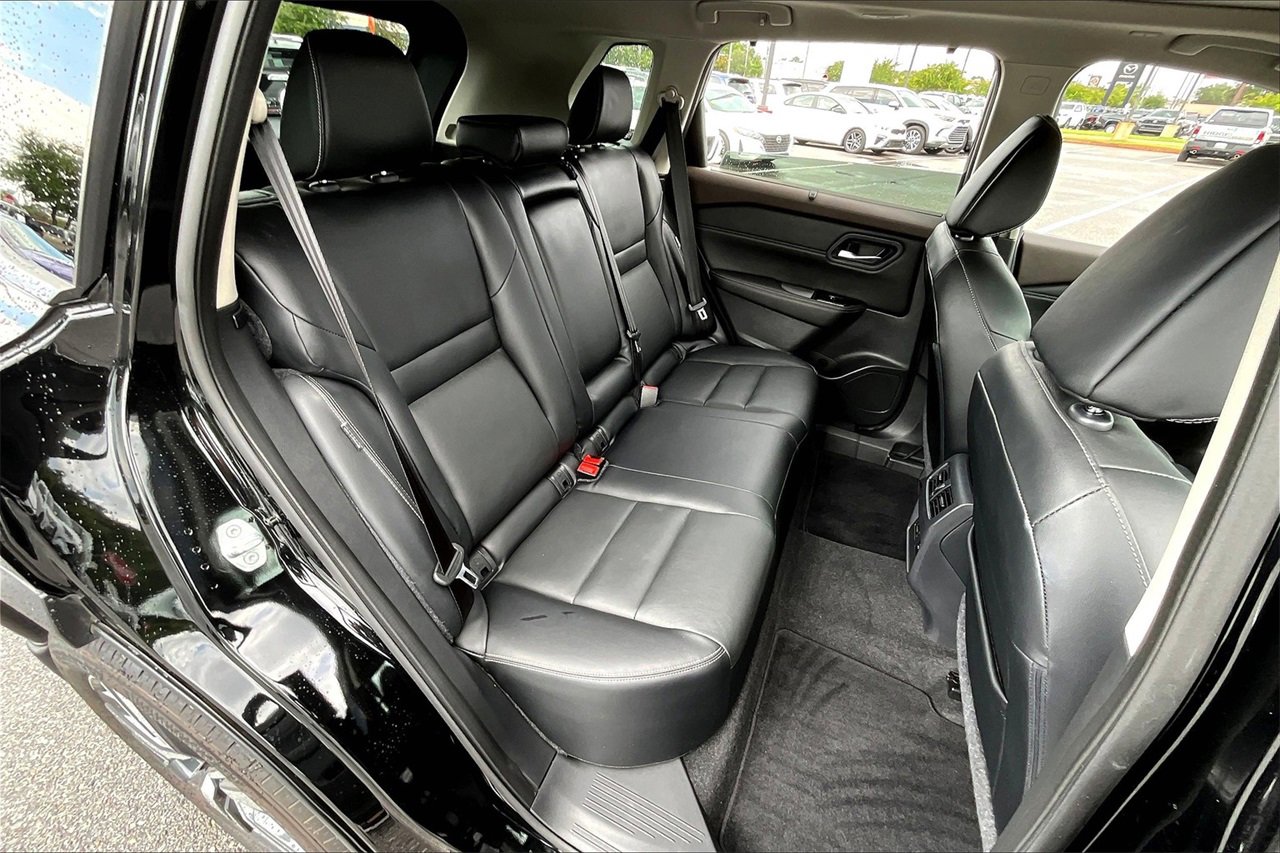Used 2023 Nissan Rogue SL w/ SL Premium Package image 25