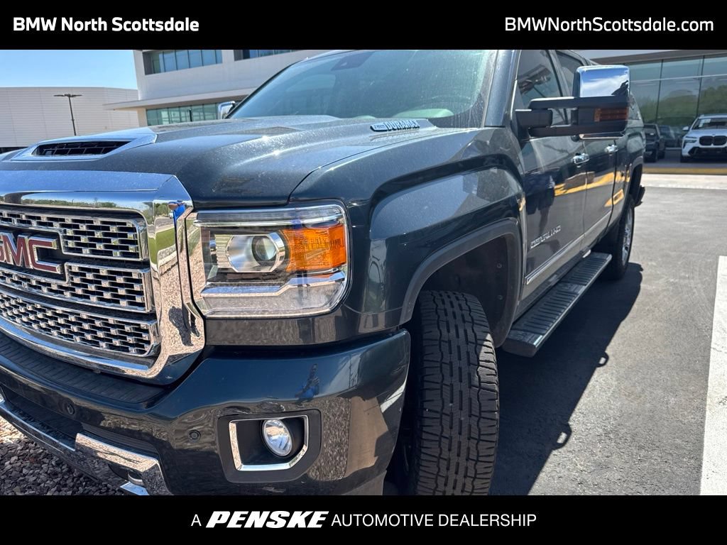 Used 2019 GMC Sierra 2500 Denali w/ Duramax Plus Package AWD/4WD image 1