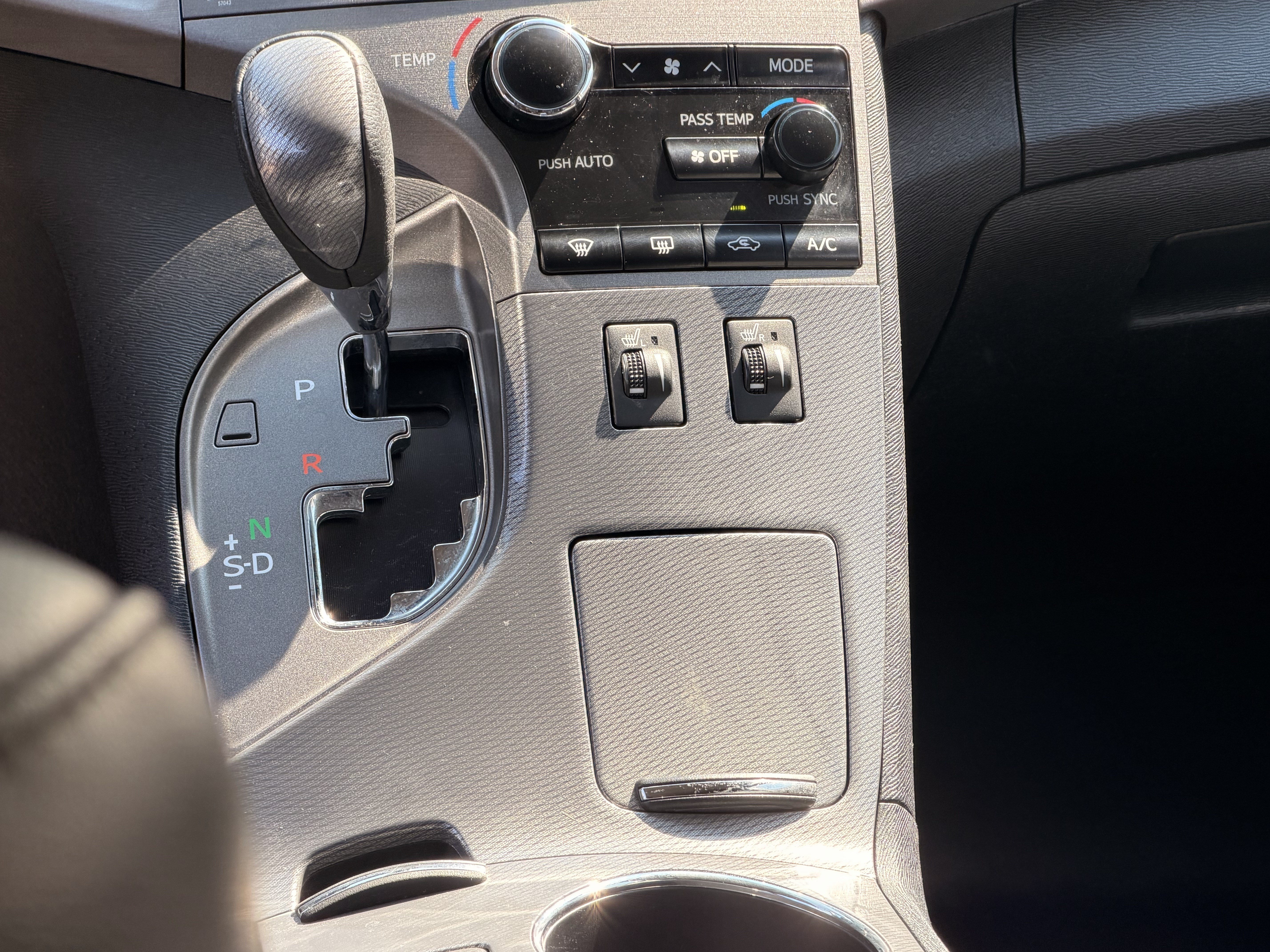 Used 2013 Toyota Venza XLE FWD image 18