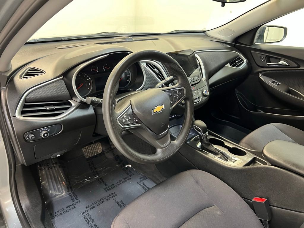 Used 2025 Chevrolet Malibu LS image 16