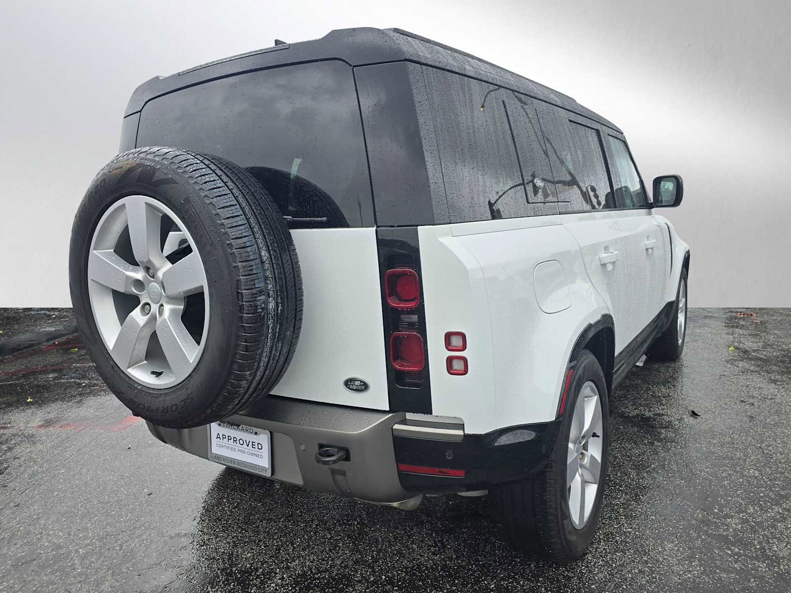Used 2023 Land Rover Defender 110 X-Dynamic SE AWD/4WD image 5