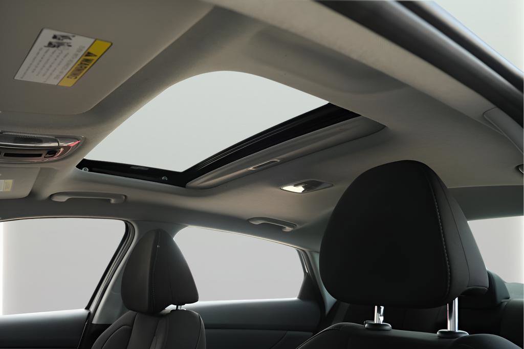 Used 2025 Hyundai Elantra SEL image 21