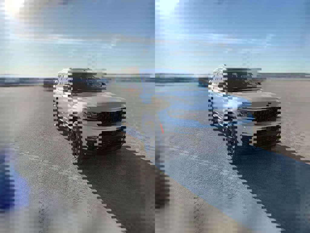 New 2025 Jeep Grand Cherokee L Limited image 17